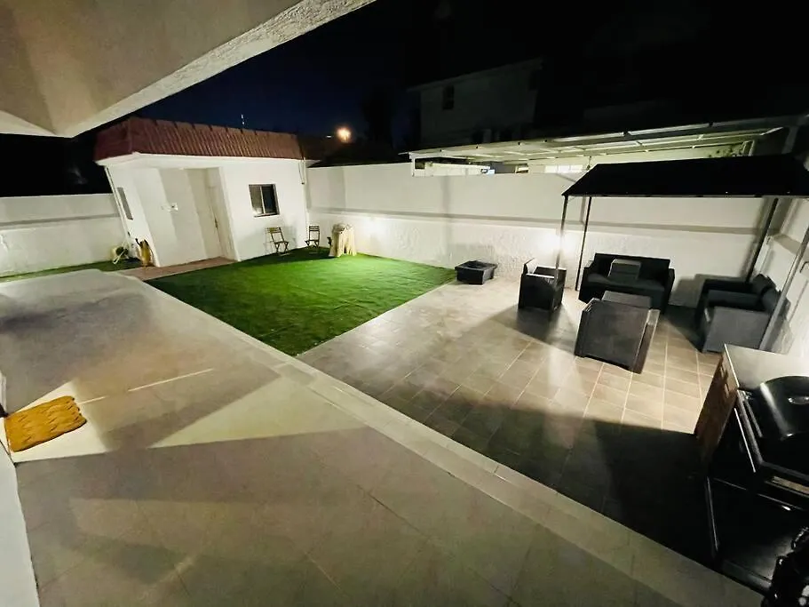 The Villa Dubaj 0*,